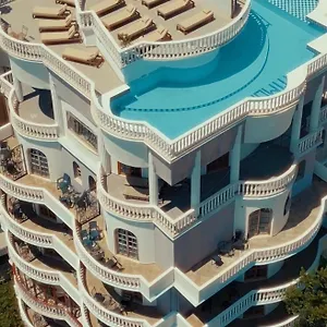 Monte Cristo Hotel - Rooftop Pool Hotel